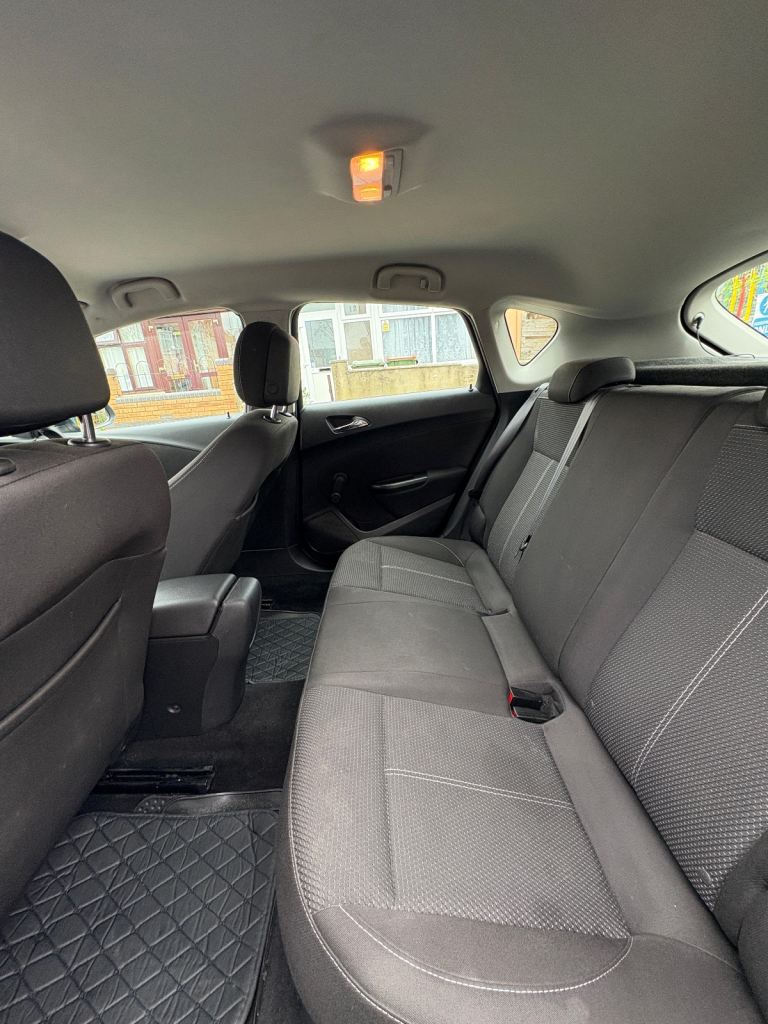 Vauxhall, ASTRA, Hatchback, 2015, Manual, 1598 (cc), 5 doors