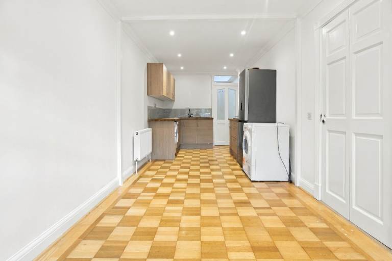 STUDIO FLAT| BILLS INCLUDED | Sewardstone Road, Waltham Abbey EN9 3QF