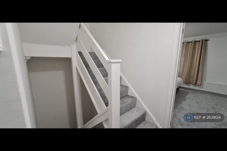 4 bedroom house in Partridge Knoll, Purley, CR8 (4 bed) (#2639124)