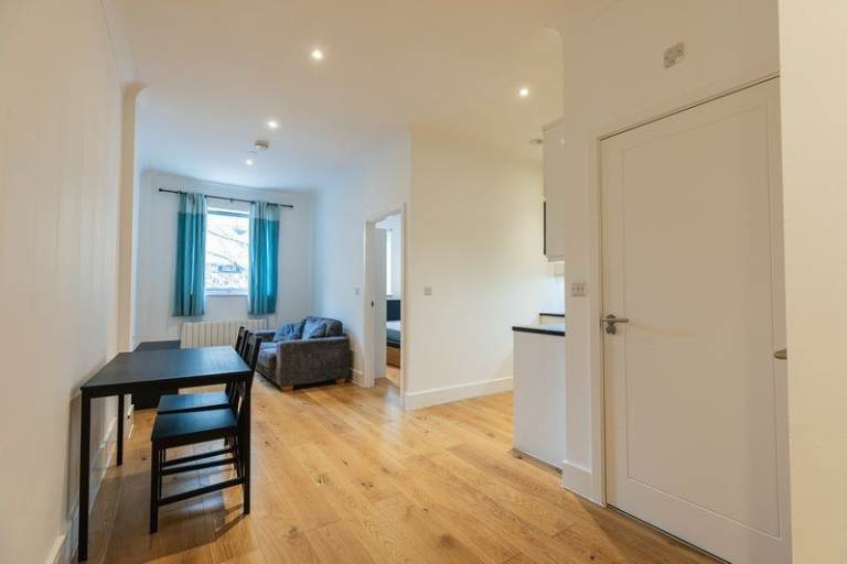 Modern 1 Bed Flat to Rent, Canius House, Central Croydon