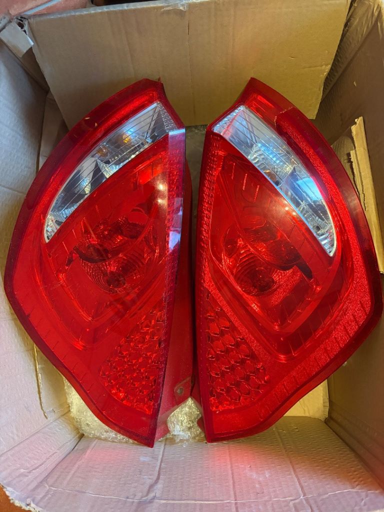 Pair or fiesta mk7 2008-2017 rear tail lights