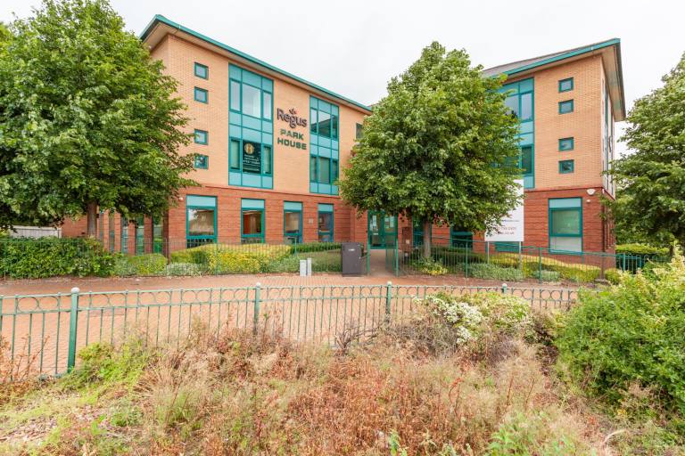 Birmingham - B45 9AH \ Office Space for Rent - 2 Workstations