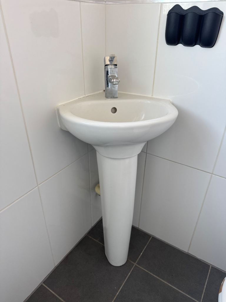 White Corner Pedestal Basin with Mixer Tap – Good Condition