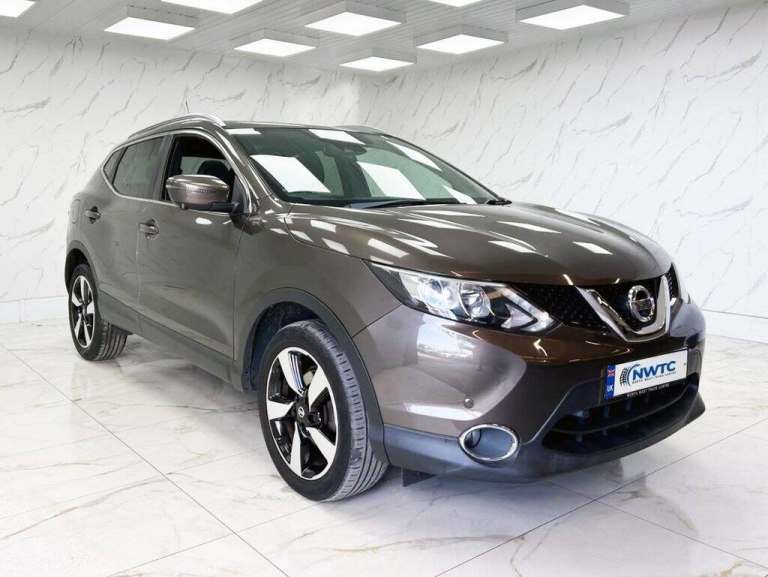 2017 Nissan Qashqai 1.5 dCi N-Vision SUV 5dr Diesel Manual 2WD Euro 6 (s/s) (110 ps) 2 FORMER O H...