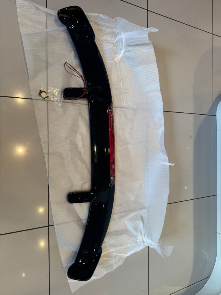 Universal Rear Spoiler Tail Window Roof Wing with Brake Light (Gloss Black) BNWT 