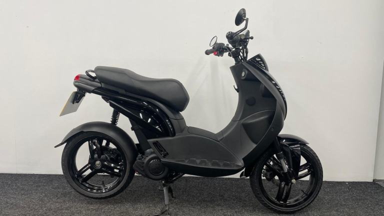PEUGEOT E-LUDIX ** MOT JUNE 2027 - ALL ELECTRIC - DIGITAL DISPLAY ** 