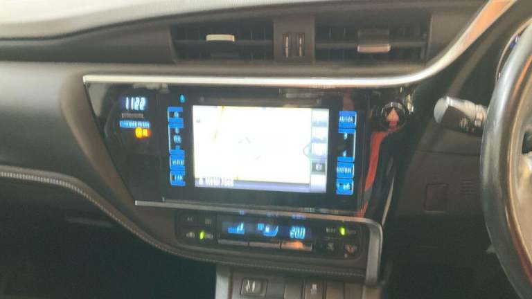 2018 Toyota Auris 1.8 VVT-h Icon Tech Touring Sports CVT Euro 6 (s/s) 5dr ESTATE Petrol/Electric ...