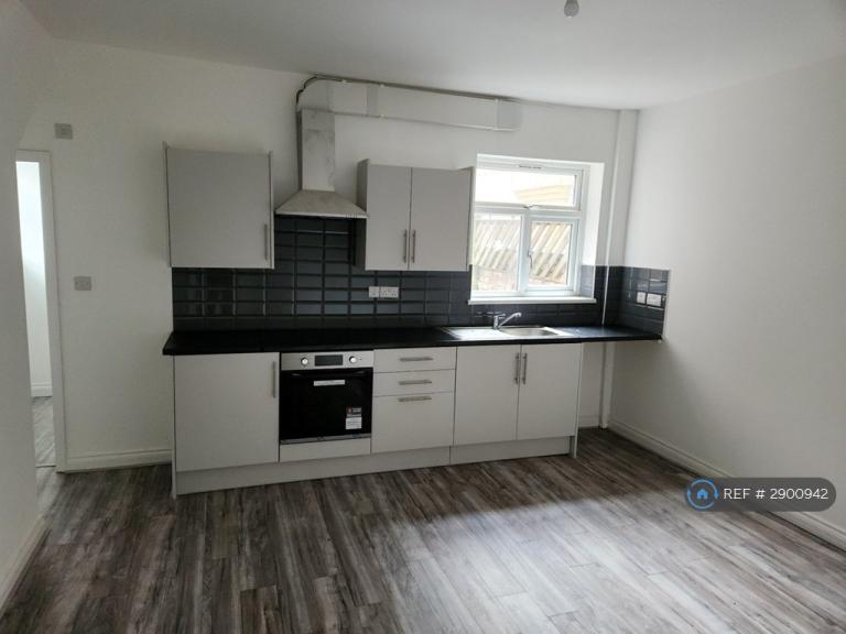 1 bedroom flat in Murray Road, Rugby, CV21 (1 bed) (#2900942)