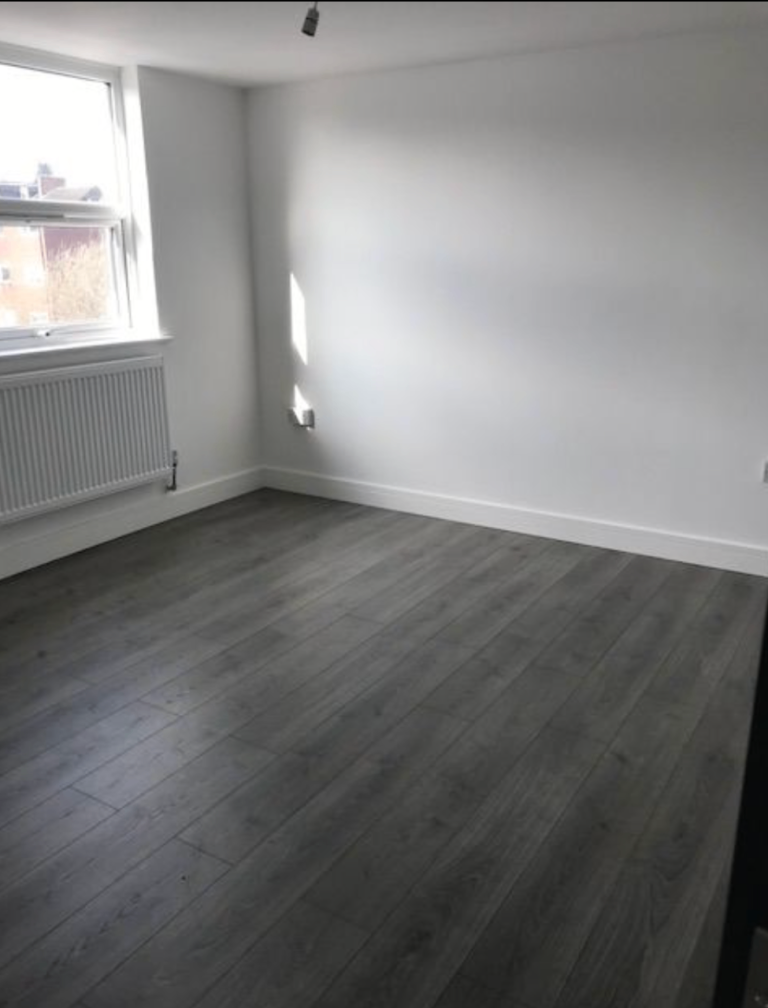 Modern 1-Bedroom Flat | Renovated | Fitted Kitchen | Parking |  G T House, Luton, Bedfordshire - LU1