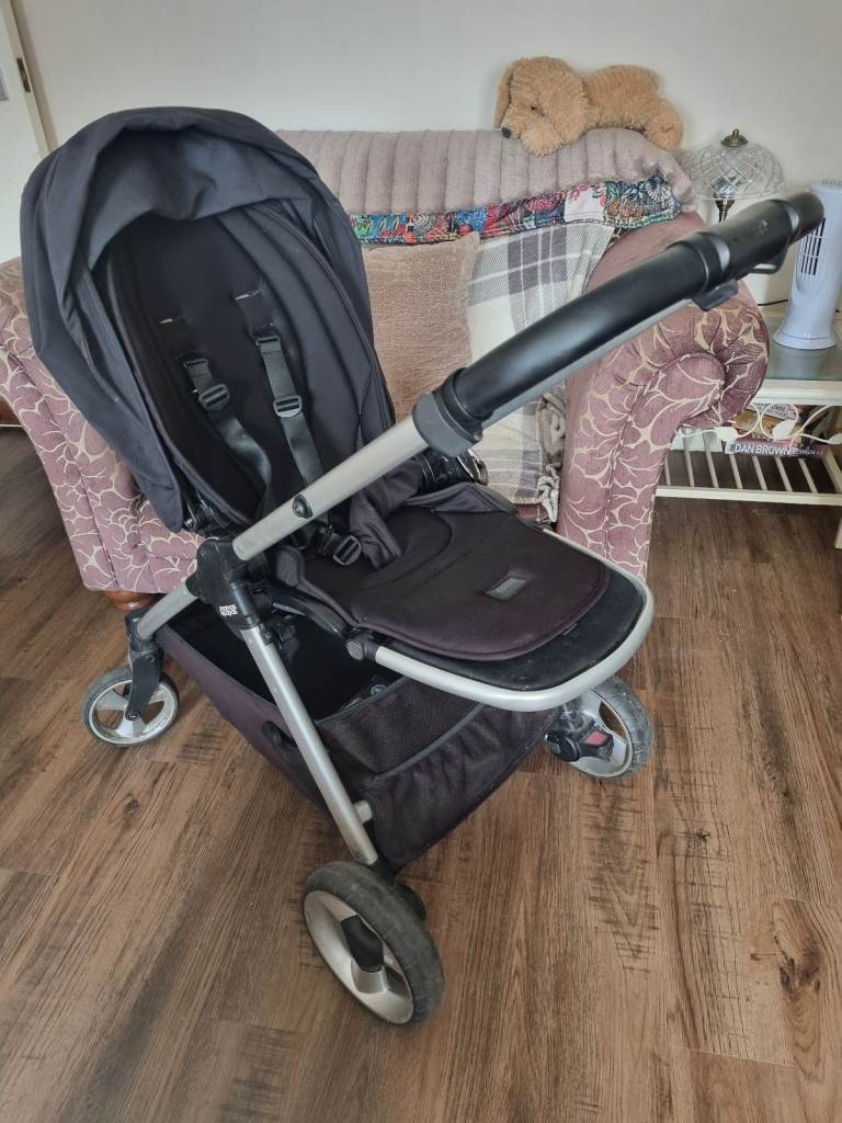 Very good condition pram / buggy ono 