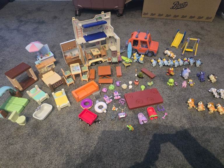 Bluey toy bundle Caravan car ect
