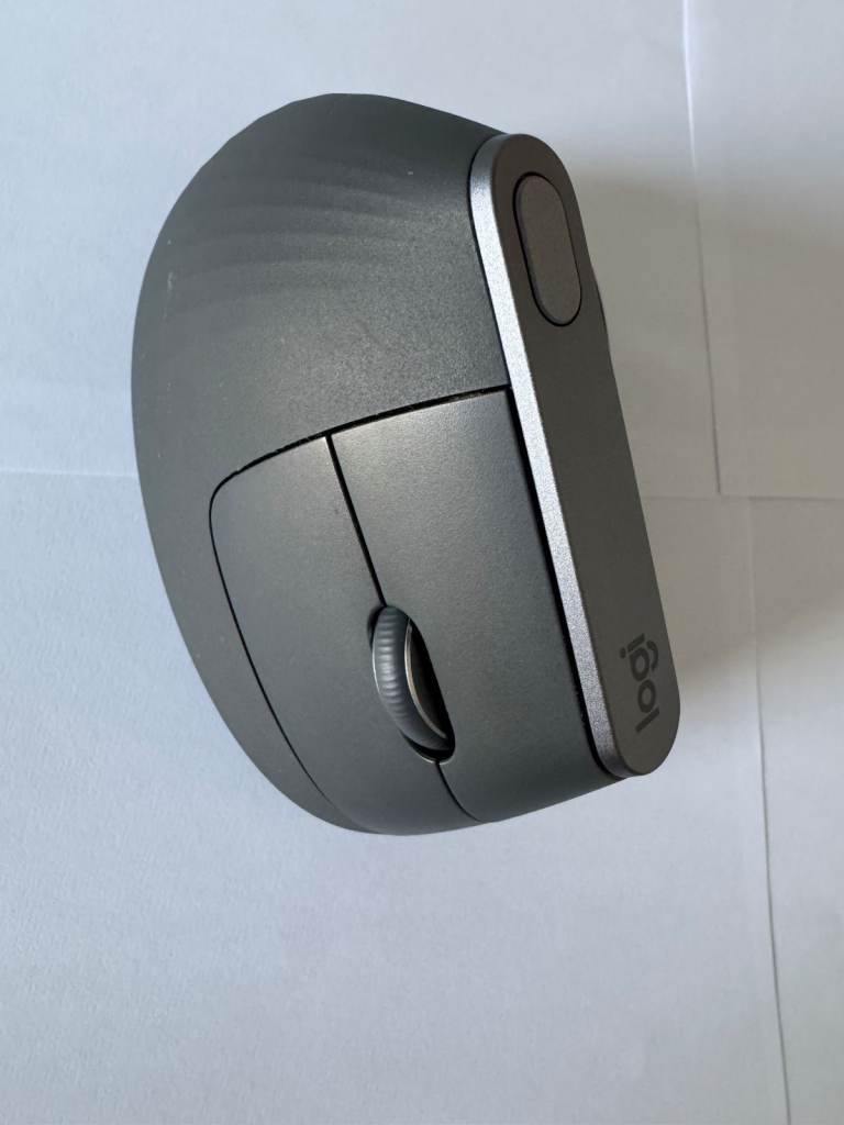 logitech MX Vertical mouse - Great condition!