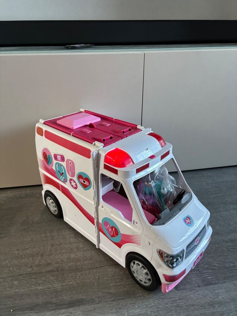 Barbie ambulance 