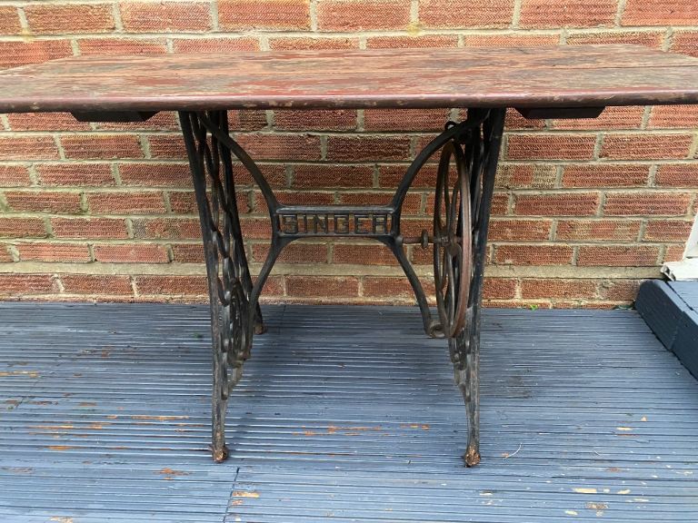 VINTAGE/ANTIQUE SINGER CAST IRON SEWING MACHINE TABLE/BASE ,USE AS IS OR POSSIBLE UP-CYCLE,DELIVERY