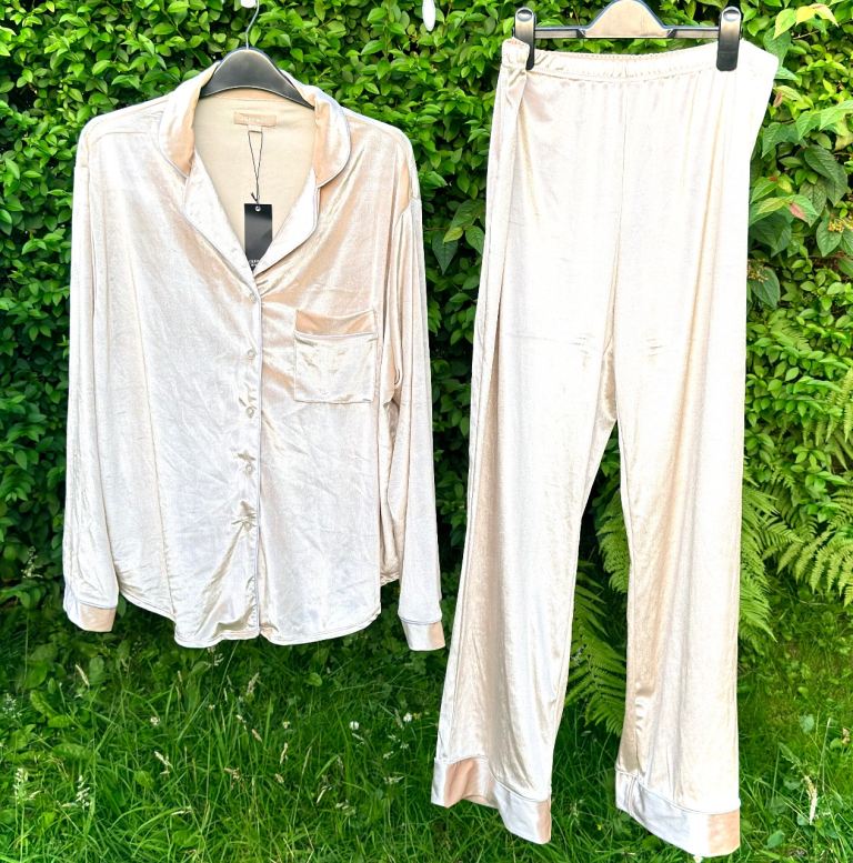 Gold Velvet Pyjama Set - Size 14/16 NEW WITH TAGS