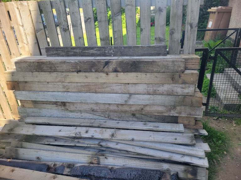 Wooden Fence Posts and Timbers – Used