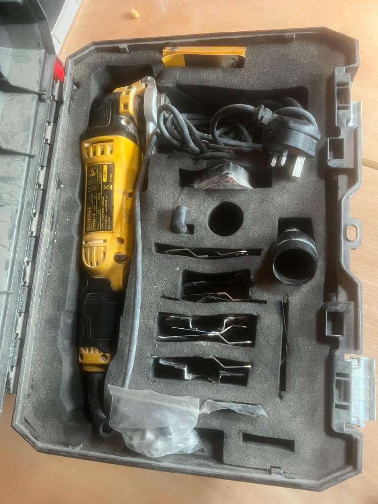 DeWalt DWE315 Oscillating Multi-Tool – 300W – Variable Speed – With Case