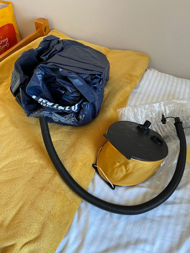 Single camping mattress plus foot pump