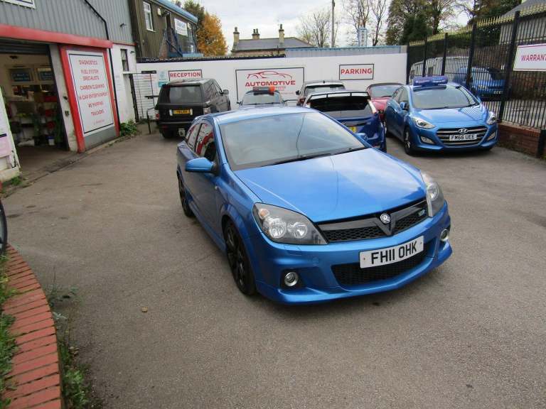 VAUXHALL ASTRA 2.0 T 16v VXR OPC 2011
