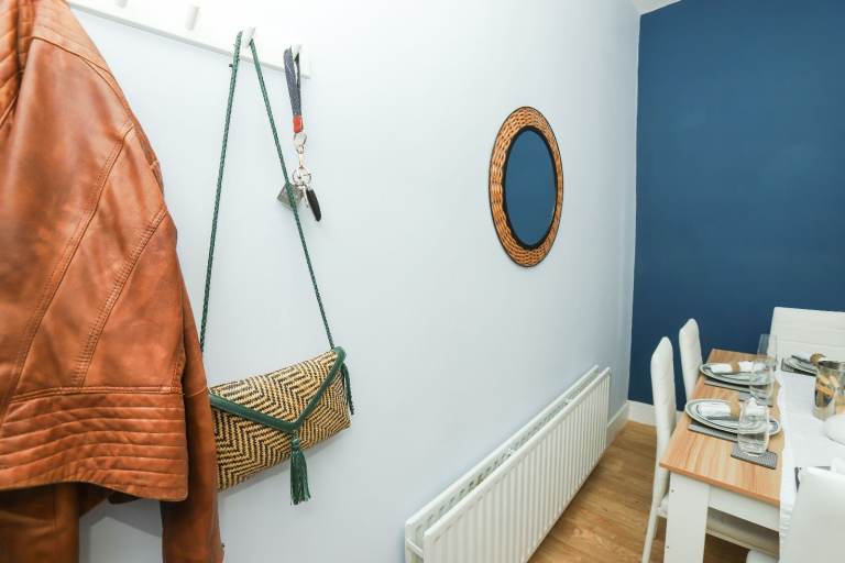 Fantastic 5 bed HMO Close to the Town Centre and BAE Systems 