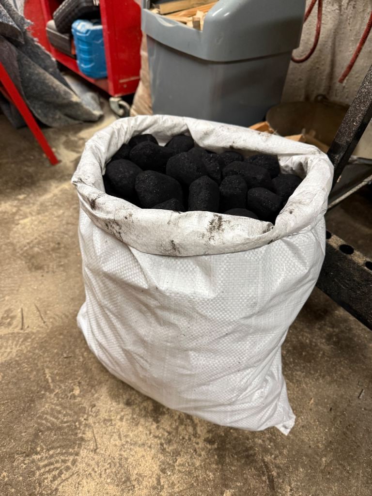 Premium smokeless coal 20KG Dry