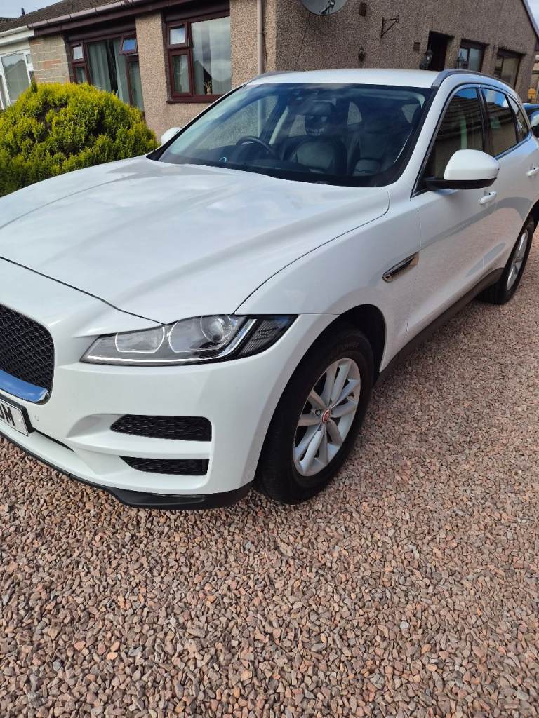 Jaguar F Pace