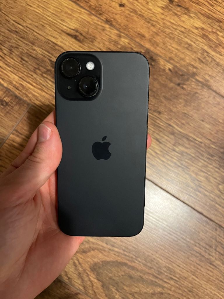 iphone 15 - excellent condition