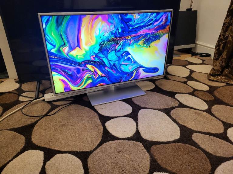 image for PANASONIC FHD LED SMART TV 32 INCH LIKE NEW