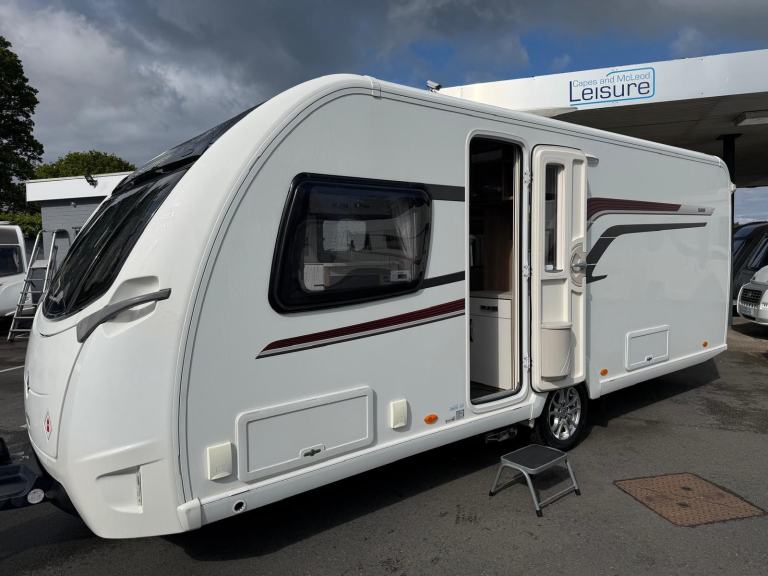 SWIFT ELEGANCE 580, 4 BERTH CARAVAN WITH ISLAND BED, ALDE, SOLAR