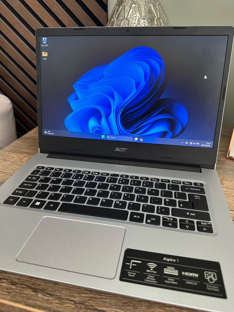 Acer Aspire 1 Laptop | Windows 11 | Excellent Condition | Fully Working