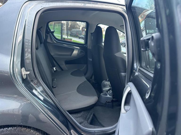 2011 Toyota AYGO 1.0 VVT-i Go MultiMode Euro 5 5dr (AC) HATCHBACK Petrol Automatic