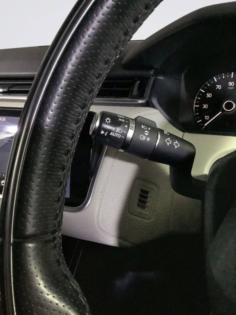 2018 Land Rover Range Rover Velar 2.0 D240 R-Dynamic S SUV 5dr Diesel Auto 4WD Euro 6 (s/s) (240 ...