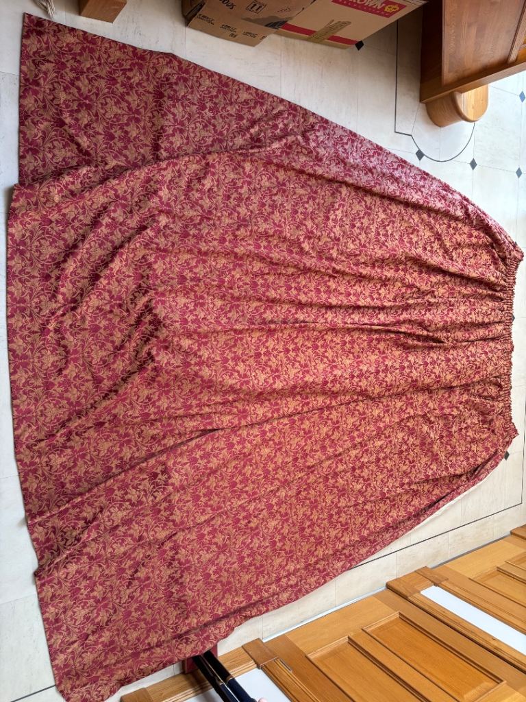 Single Heavy good Quality, lined, pencil pleat Luxury Red & Gold Damask Curtain 3m Drop x 285cm Wide