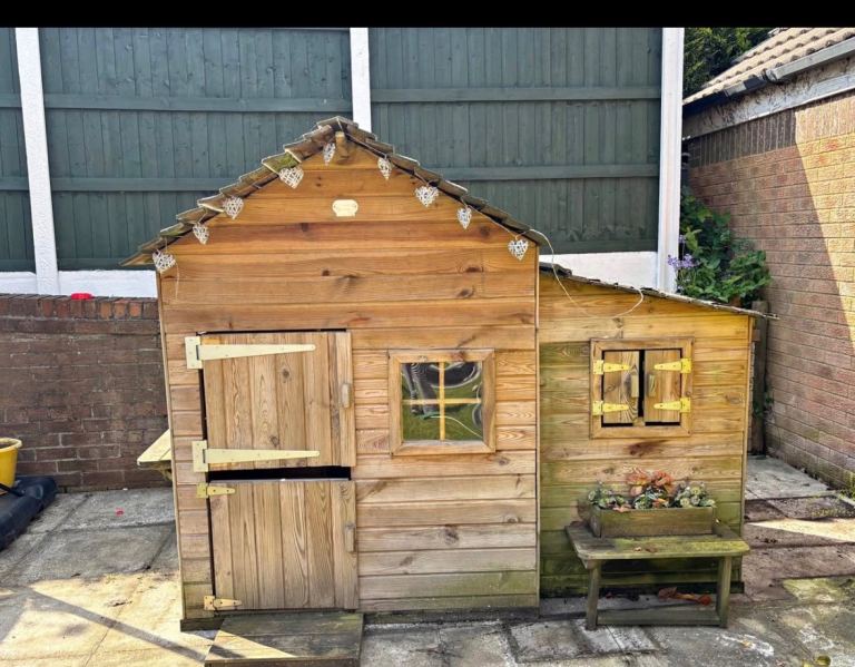 Play house free - must collect