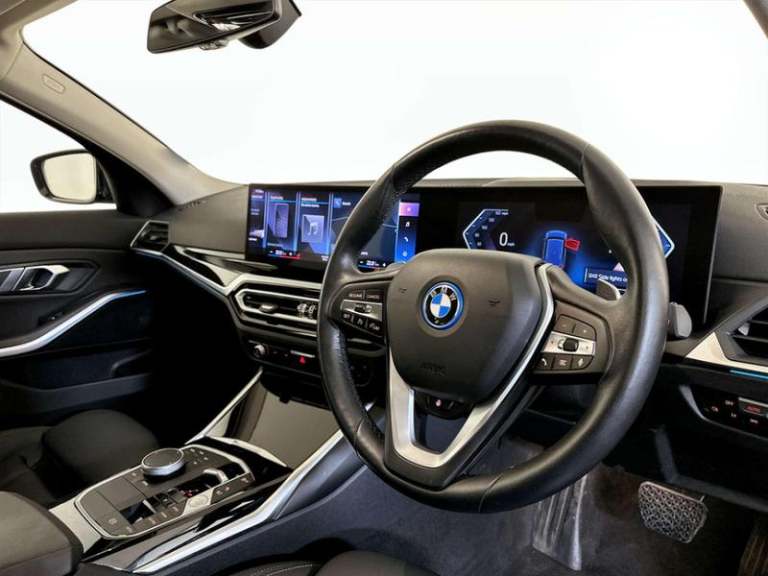 2022 BMW 3 Series 2.0 330e 12kWh Sport Touring 5dr Petrol Plug-in Hybrid Auto Euro 6 (s/s) (2 Est...