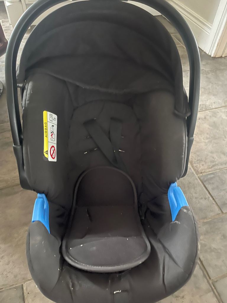 Black Baby Car Seat – Good Condition
