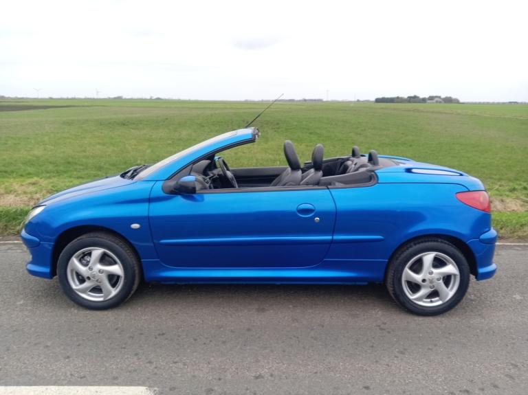 2003 Peugeot 206 1.6 Allure 206cc SHOWROOM CONDITION CAN BE SECURED 24/7 LEATHER SEATS  CONVERTIB...