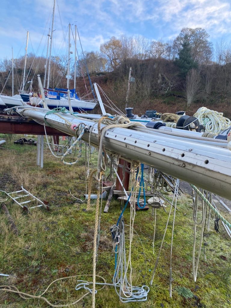 Sigma 36 yacht sailing boat mast 