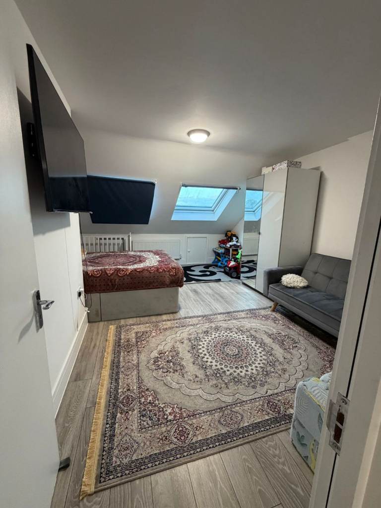 1 bedroom studio flat 