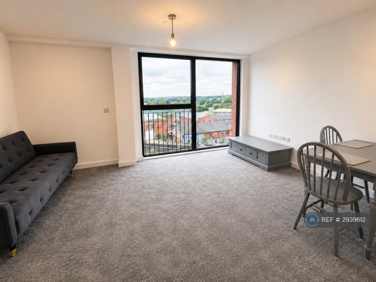 Studio flat in Willow Court, Salford, M6 (#2939612)