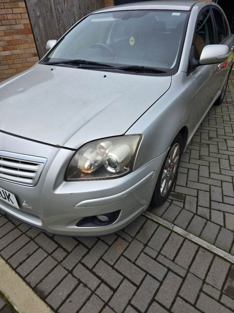 Toyota Avensis Hatchback / Petrol / 2009 / 1794 / Silver / Manual - MOT till March 2027