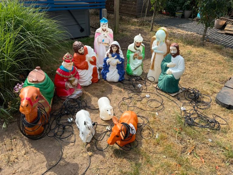 Large  blow mold Outdoor Nativity Scene Figures with Lights – Good Condition