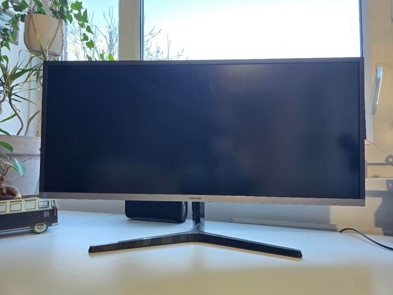34" Samsung S34J55x Ultrawide Monitor
