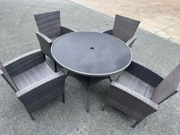 Rattan garden furniture for £110