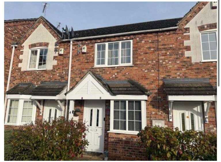 TWO BEDS HOUSE CLOSE TO THE SLEAFORD TOWN