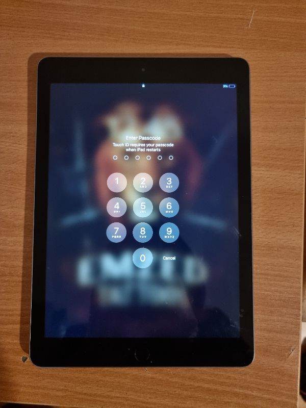 Ipad 6th gen 32gb in fully working order 