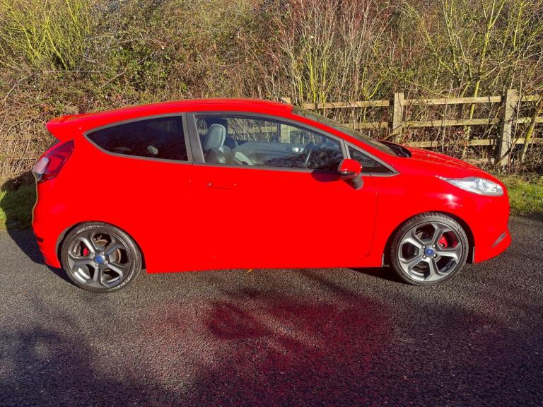 2016 Ford Fiesta 1.6T EcoBoost ST-2 Euro 6 3dr HATCHBACK Petrol Manual