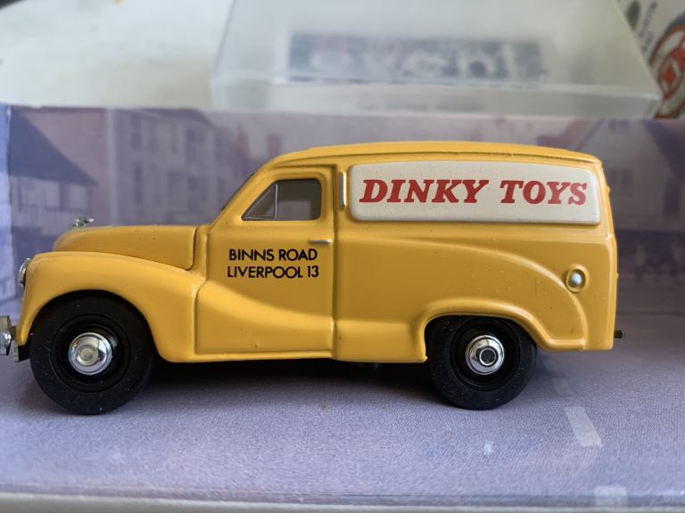 Matchbox Dinky 1953 Austin A40