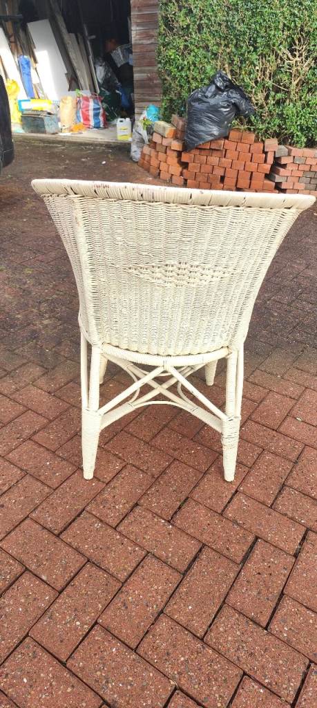 Wicker chair 