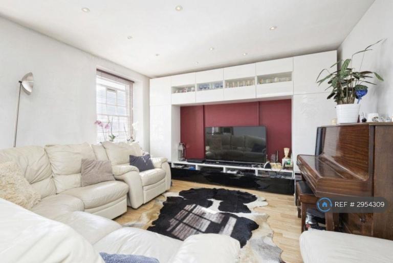 4 bedroom flat in Levita House, London, NW1 (4 bed) (#2954309)